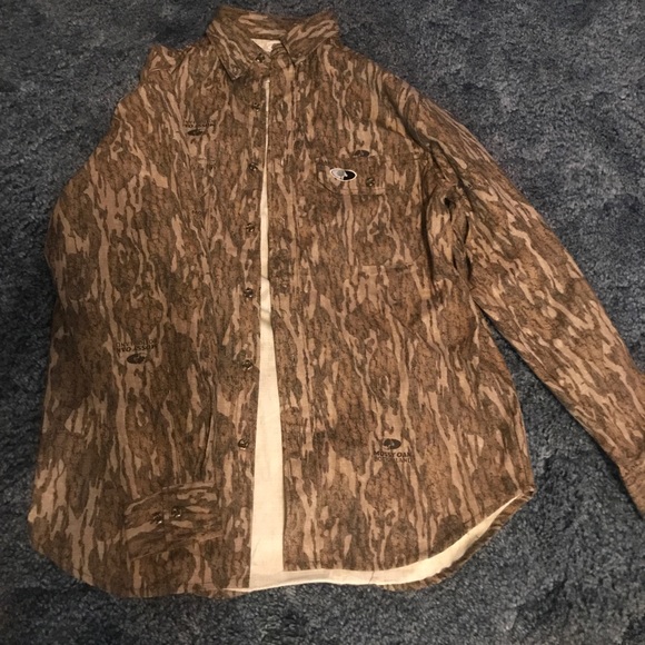 BRAND NEW Mossy Oak Hunting Shirt - Picture 2 of 2